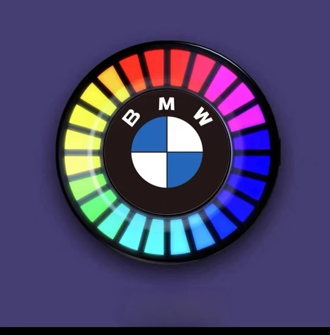 Musikalischer Rhythmus LED-Autolicht mit Logo (mit Aromadiffusor)